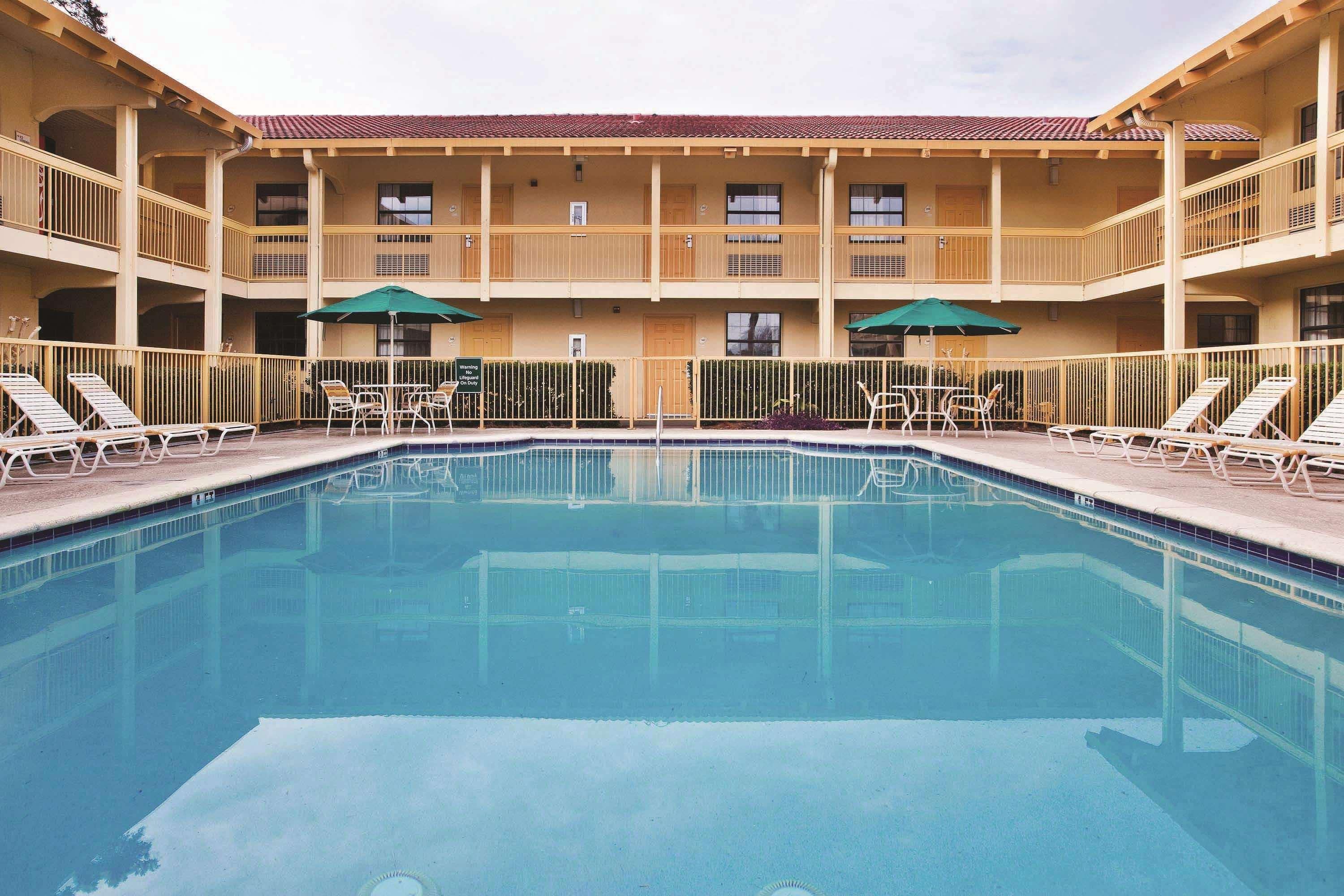 La Quinta Inn By Wyndham Savannah Midtown Exterior foto